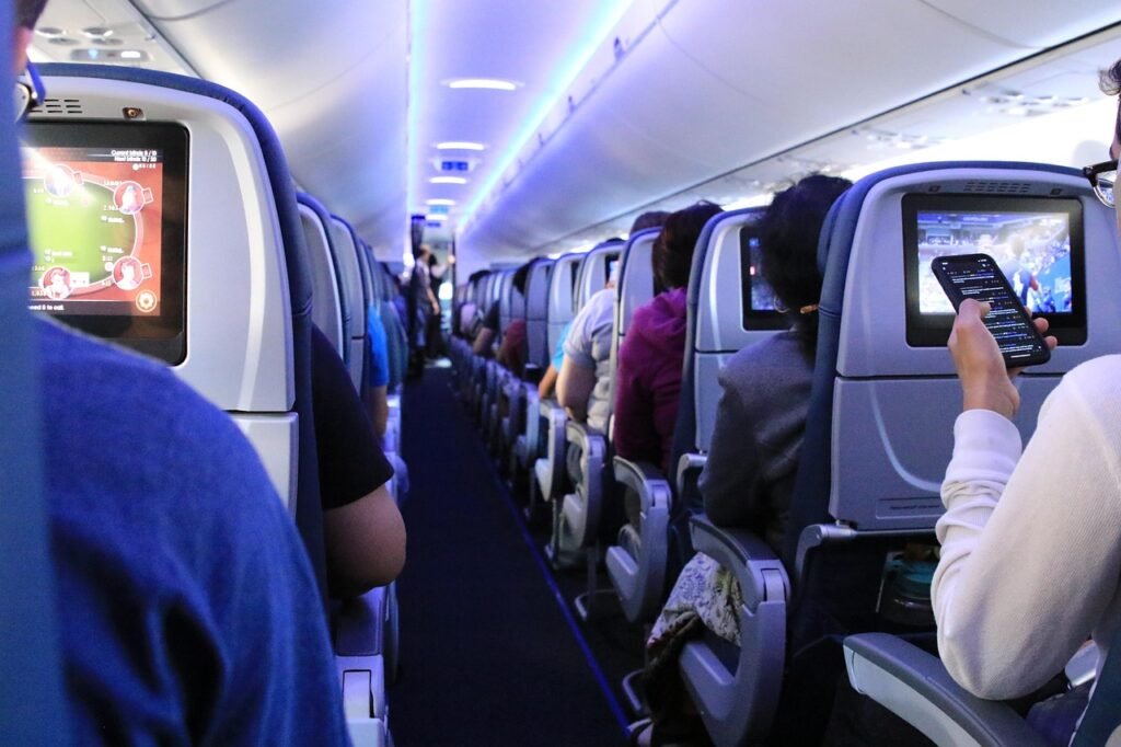Airplane Seat Swaps: How to Say No Without Being Rude 4 Passengers on an airplane